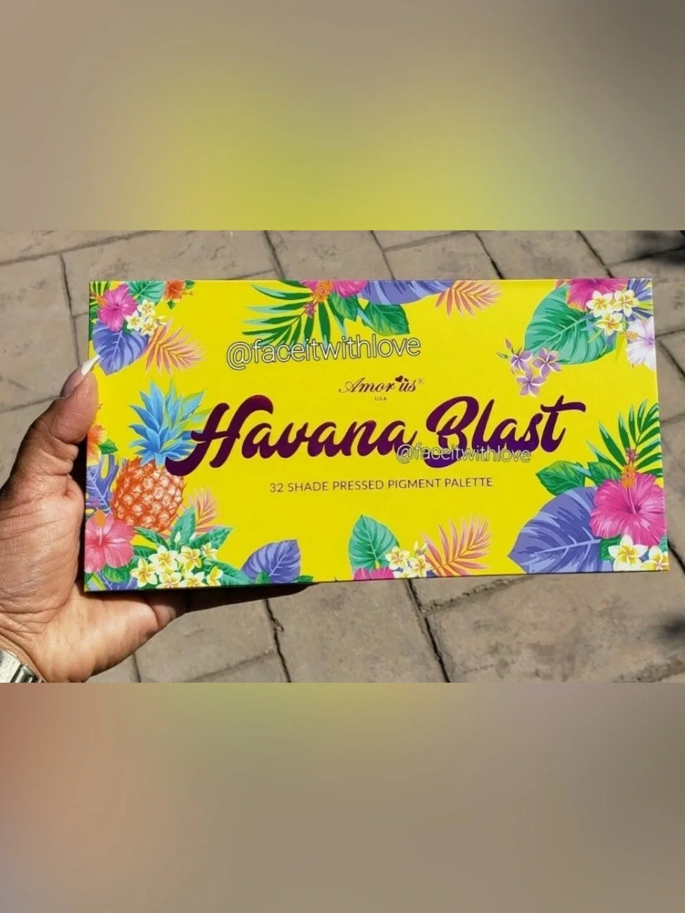 Amor us Havana Blast Eyeshadow Palette - 32 Pressed Pigmented Colors
